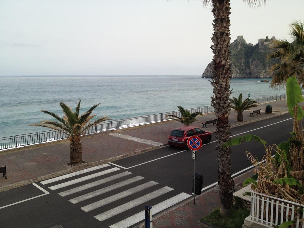 Akron B&B SantʼAlessio Siculo Εξωτερικό φωτογραφία