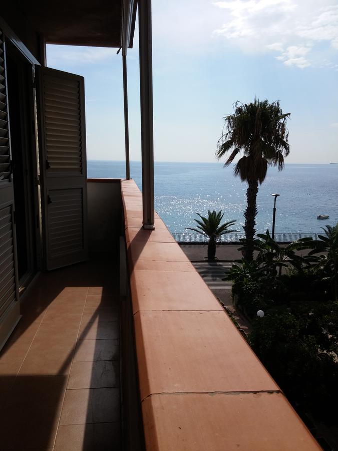 Akron B&B SantʼAlessio Siculo Εξωτερικό φωτογραφία