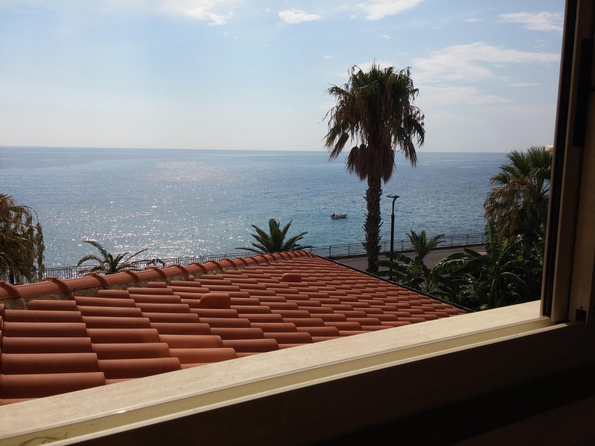 Akron B&B SantʼAlessio Siculo Εξωτερικό φωτογραφία